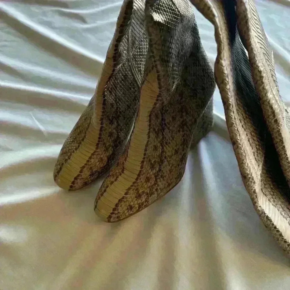 Louise et Cie Winslow Leather Boot, 8M - Picture 6 of 6